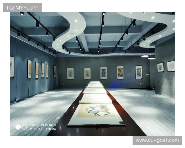 跳水运动的艺术与技巧探索：从基础训练到世界级赛事的突破与创新