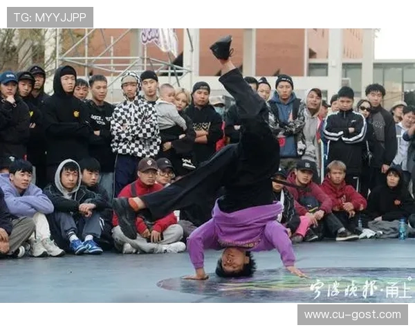 重庆攀岩队以84分领跑世界街舞大赛积分榜展现实力与魅力