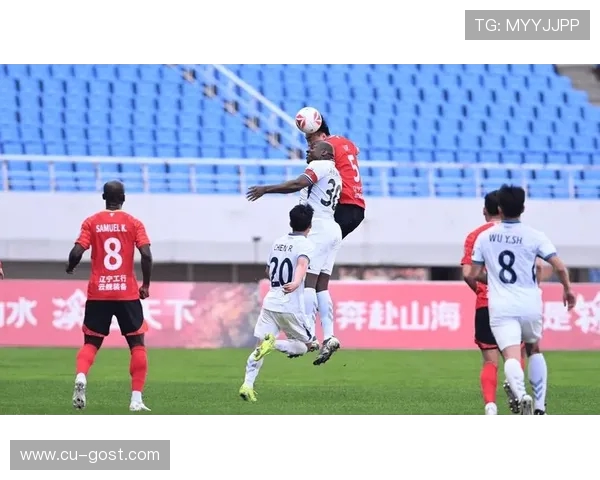 重庆篮球队以55分领跑挑战赛积分榜展现强劲实力与团队合作精神