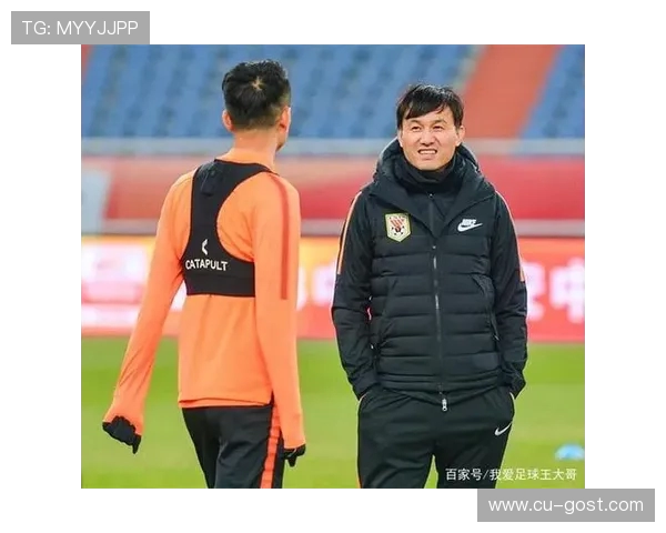 重庆足球队节奏之争引发热议球迷与专家各执己见